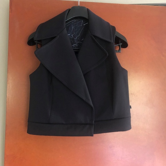 Lululemon Unique Jacket! - Picture 2 of 13